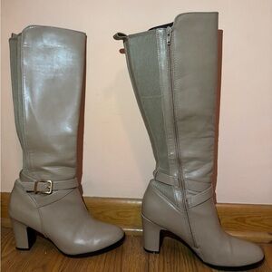 White Mountain Women's Tan Heeled Boots